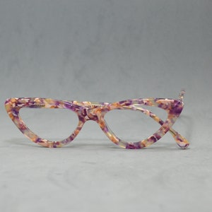 GLASÖGON retro vintage design. Marmorerad ren acetat. Högsta tillverkning och kvalitet. Glasögon Cat eye Lila. Små ansikten. Pin up Old fashion