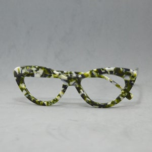 Eyeglasses retro vintage desing. Marbled Acetate. Top manufacture & quality eyewear specs Cateye tortoise white green grey teen old fashion
