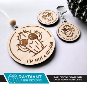 Archivo digital, Cactus SVG "I'm Not a Hugger" para Glowforge y láser, Adorno divertido, Llavero, Diseños láser Raydiant, Cactus de gafas de sol