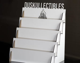 Personligt träställ för gratulationskort, samlarkort och butiksdisplayer