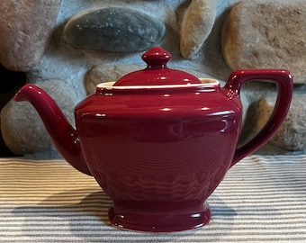 Vintage Maroon Hall Hollywood Teapot. Red, Burgundy, Rectangle with Art Deco Handle. Very Good Condition. Great piece for gifting.