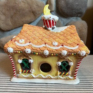Sugar Plum Valley Limited Edition Lighted Porcelain Gingerbread House, 2001. Celebrations collectible house for Christmas village display image 5