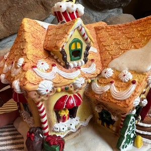 Sugar Plum Valley Limited Edition Lighted Porcelain Gingerbread House, 2001. Celebrations collectible house for Christmas village display image 7