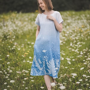 Casual linen dress with ombre blue floral meadow print, short sleeve A-line flowy loose linen midi sundress