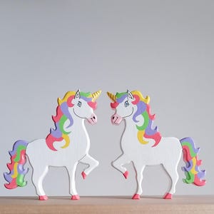 木製おもちゃユニコーン、幼児向けおもちゃ、オーガニック木製おもちゃ、手作りおもちゃ、子供用ギフト、環境に優しいおもちゃ、ウォルドルフおもちゃ