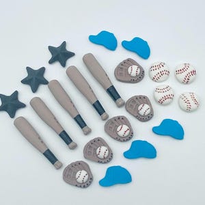 Fondant Sport cupcake Topper, Cake Toppers, Baseball assortment Fondant Toppers, Baseball Bat, Ball, Hat, Gloves