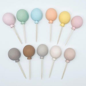 Fondant Cupcake Toppers, Cake Decoration, 3D edible balloons. Balloons cake topper/cake decoration/cupcake topper