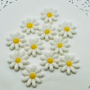 16pcs. Daisy fondant cake topper, daisy cake decoration, cupcakes topper, flower cake topper, cake decorations