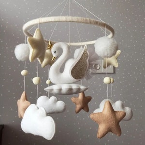 Personalized Swan Baby Mobile Sweet Swan Mobile Baby Girl Room Decor Gift For Neutral Gift for Baby New Born Gift For Girl Felt Decor Room