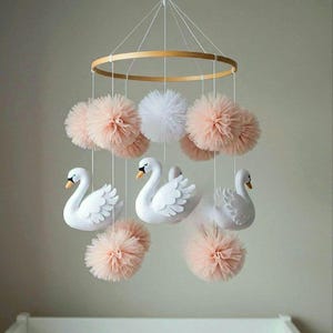 White Swan Baby Mobile, Princess Swan Nursery Decor, Swan Baby Girl Room Decor Baby Shower and Mom Gift Princess Baby Room Decor New Born