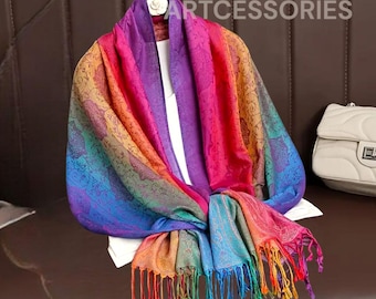Bunter Pashmina-Schal – Regenbogenfarben, weich & leicht | Paisley-Muster | Geschenk für Sie | Reiseaccessoires für Damen | LGBTQ+