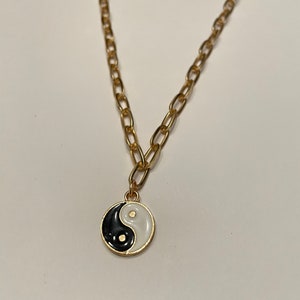 Yin Yang Necklace 18K Gold Dipped, Yin Yang Pendant Necklace Silver, Yin and Yang Charm Necklace, Trendy Peace Symbol Yoga Yin-yang Necklace