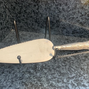 Vintage Harrison Brothers Cake Slice; Hallmarked Silver Handle Kings Pattern (1977), Unboxed