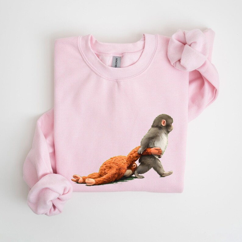 Felpa girocollo Punch the Monkey, maglietta con peluche virale Orango che trascina immagine 2