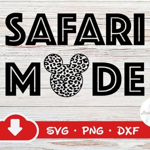 K&ouml;nnte beinhalten: Schwarzwei&szlig;es Grafikdesign mit dem Text "Safari Mode" in fetten Blockbuchstaben. Ein schwarz-wei&szlig;er Leoparden-Mickey-Mouse-Kopf ist mittig zwischen den W&ouml;rtern platziert.