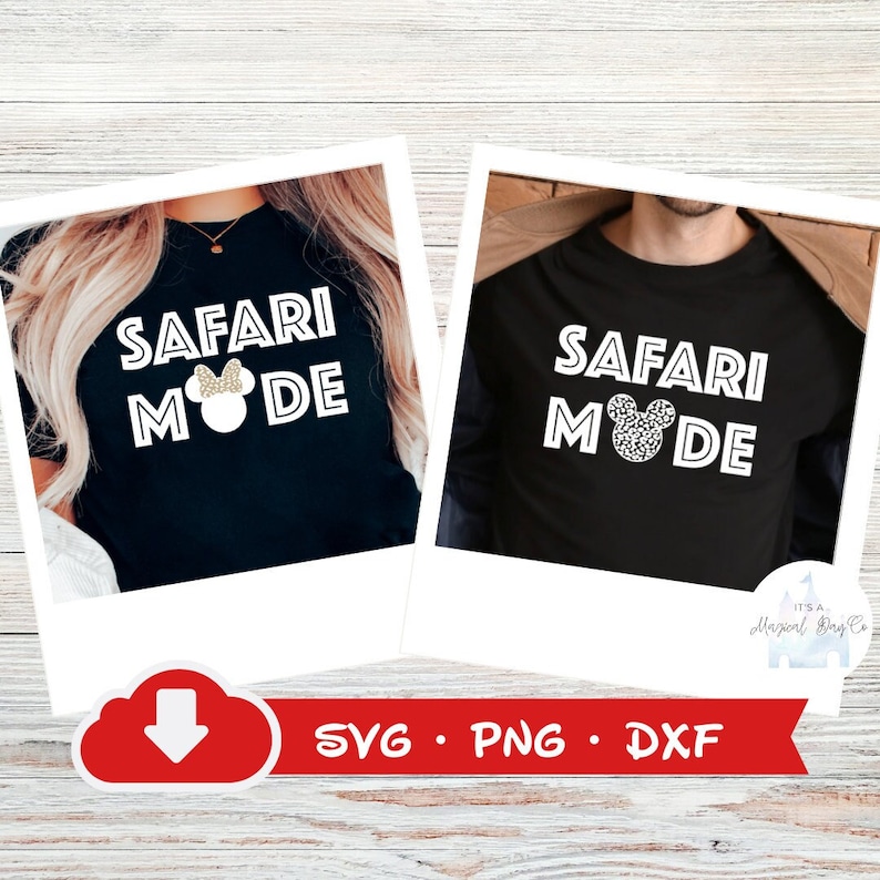 K&ouml;nnte beinhalten: Zwei schwarze T-Shirts mit wei&szlig;em Text, der "Safari Mode" lautet, und einem Mickey-Maus-Kopf mit Schleife. Der Mickey-Maus-Kopf auf dem linken T-Shirt hat eine goldene Glitzer-Schleife, und der Mickey-Maus-Kopf auf dem rechten T-Shirt hat einen schwarz-wei&szlig;en Tierdruck.