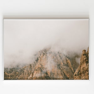 Parque Nacional Zion - Zion Foggy Mountain - Impresión fotográfica de descarga digital - Luz y Neutral