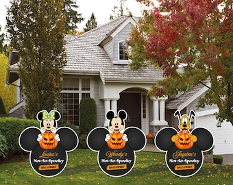 Mickey and Friends Pumpkins Halloween cutout and yard sign