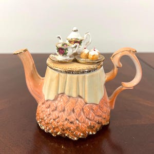 Colección de teteras en miniatura Royal Albert, Old Country Roses Autumn Ladies Teapot