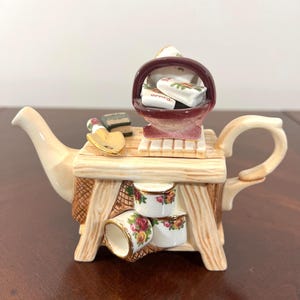 Colección de teteras en miniatura Royal Albert, Old Country Roses Garden Table Teapot
