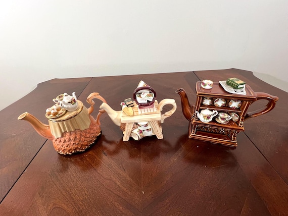 Royal Albert Miniature Teapot Collection, Old Country Roses
