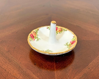 Royal Albert Ring Holder, Old Country Roses, Gold Trim Vanity Dish, Vintage Floral Trinket Dish, Jewelry Holder, Bridal Gift
