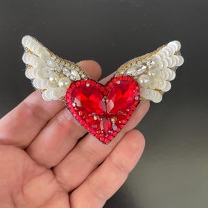 Handmade Heart Brooch, Romantic Accessory, Red Heart Pin, Valentine’s Day Gift, Timeless Accessory, Customized Design, Elegant Heart