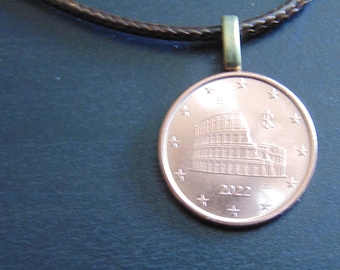 Italy 2022 Italian coin pendant necklace in uncirculated vintage 5 eurocent coin Colosseum Rome gladiators - Made in Italy