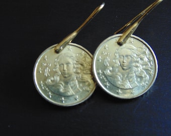 Pendientes auténticos de moneda de 10 céntimos de euro de 2021 El Nacimiento de Venus Sandro Botticelli Florencia Italia - Broche hecho en Italia