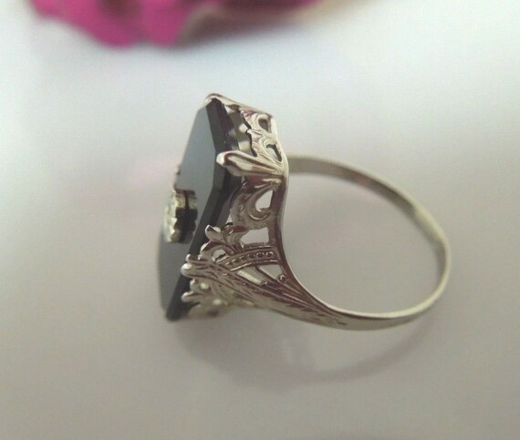 r759 14kt White Gold Onyx Filigree Ring Size - image 3