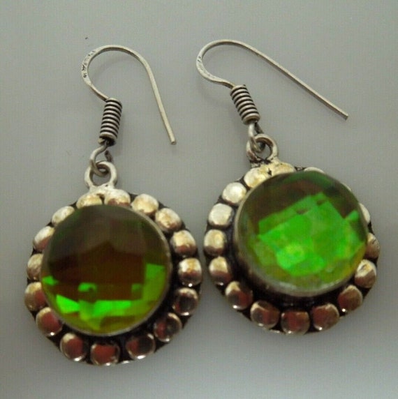 r687 Lovely Pair of Sterling Silver Green Glass R… - image 4