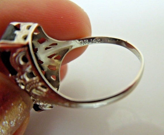 r759 14kt White Gold Onyx Filigree Ring Size - image 7