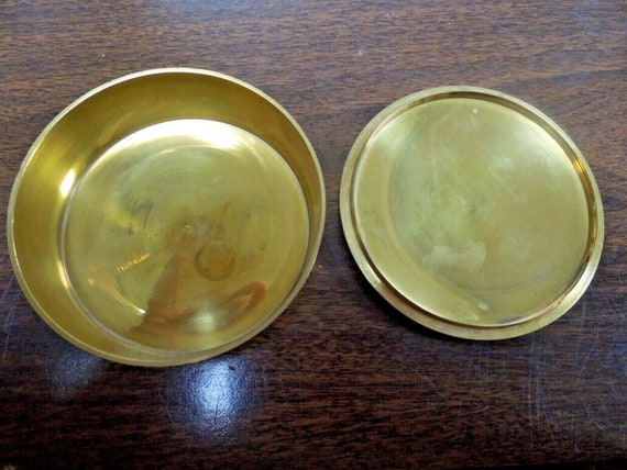 r591 Brass Enameled lid Round Trinket Box Vintage - image 2