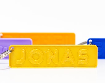 Personalised 3D Printed Keychain, nameplate, name tag. Great as gift or as bag tag.