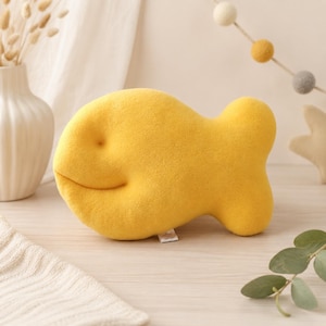 Almofada de pelúcia em formato de biscoito de peixe com queijo, decoração para quarto de bebê