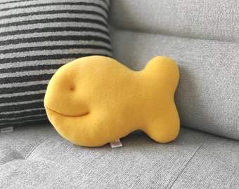 Felpa de galleta de pez dorado, linda almohada de refrigerio Chedder, almohada en forma de pez, juguete relleno de almohada de pescado, juego de comida, decoración de guardería, decoración de cuarto de bebé