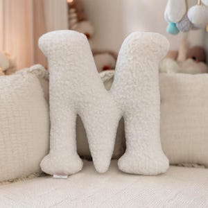 Regalo de baby shower, cojín con letras Boucle, regalo para recién nacido, cojín personalizado, regalo de bebé personalizado, decoración de guardería, cojín para bebé, almohada para bebé