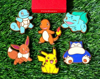 Conjunto de 6 imanes Pokémon de madera, regalo de anime personalizado, geek, decoración del hogar, imanes de refrigerador coloridos, fanático de los videojuegos, elige el tuyo