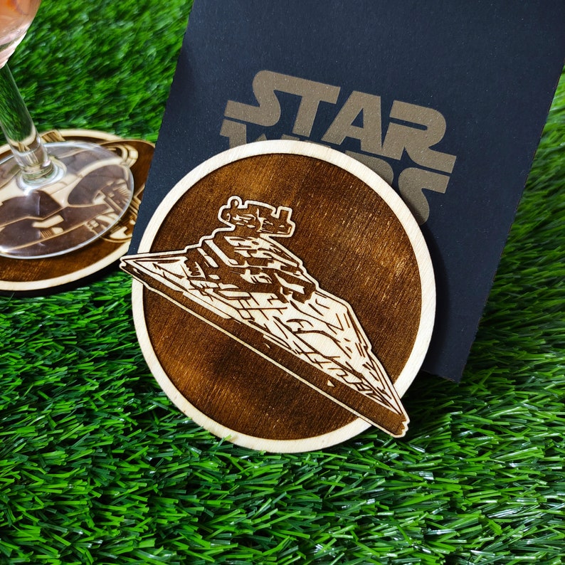 Ensemble de 6 dessous de verre en bois Star Wars, vaisseaux spatiaux, Millennium Falcon, Death Star, X-Wing, TIE Fighter, Star Destroyer image 8