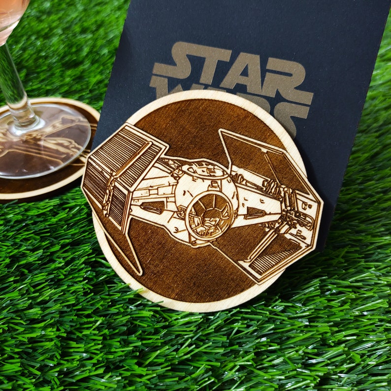 Ensemble de 6 dessous de verre en bois Star Wars, vaisseaux spatiaux, Millennium Falcon, Death Star, X-Wing, TIE Fighter, Star Destroyer image 7