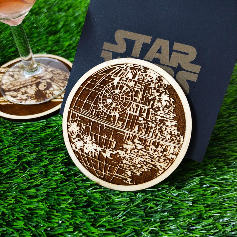 Ensemble de 6 dessous de verre en bois Star Wars, vaisseaux spatiaux, Millennium Falcon, Death Star, X-Wing, TIE Fighter, Star Destroyer image 5