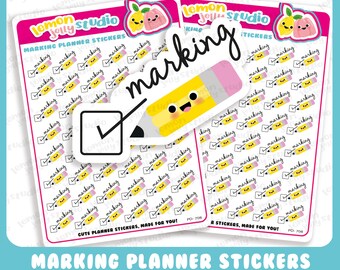 Könnte beinhalten: Ein Blatt Planer-Aufkleber mit einem gelben Bleistift mit rosa Radiergummi und einem Häkchen. Die Aufkleber sagen "Markierung" und sind für die Verwendung in einem Planer gedacht.