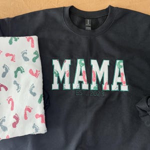 Custom mama or dad embroidered appliqué baby clothes/blanket crewneck/hoodie