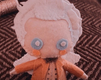 Peluche en feutre Aziraphale