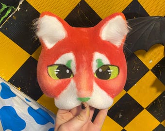 Roodgroen kattenmasker