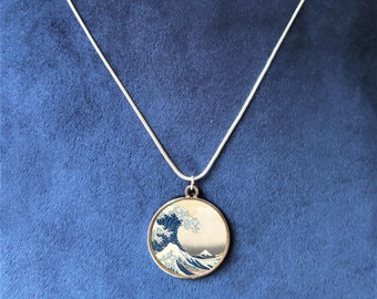 The Great Wave off Kanagawa ladies necklace (Hokusai, Art)