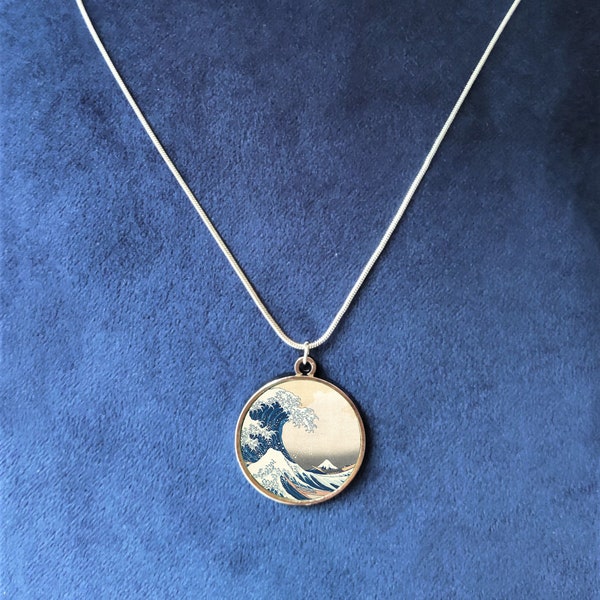 The Great Wave off Kanagawa ladies necklace (Hokusai, Art)