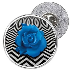 Blauwroze metalen pin-badge: op Twin Peaks geïnspireerde reversspeld (25 mm)