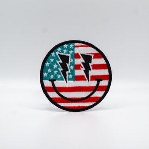 American Flag Happy Face Iron-On Patch | Memorial Day Patch | Fourth of July Patch | Patriotic Embroidery | Lightning Smile Face