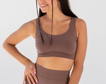 Brown Seamless Top with Wide Straps: Versatile Comfort for Sport, Yoga, and Everyday Chic